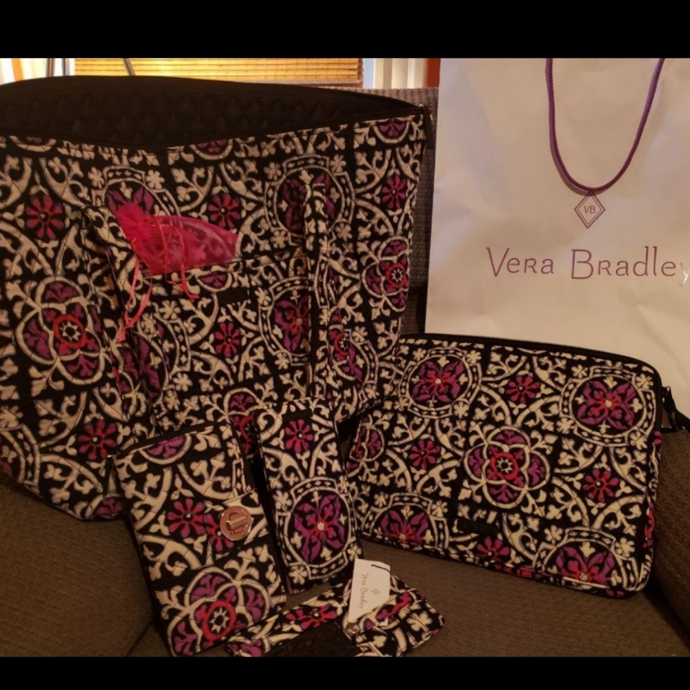 Vera Bradley Set 4